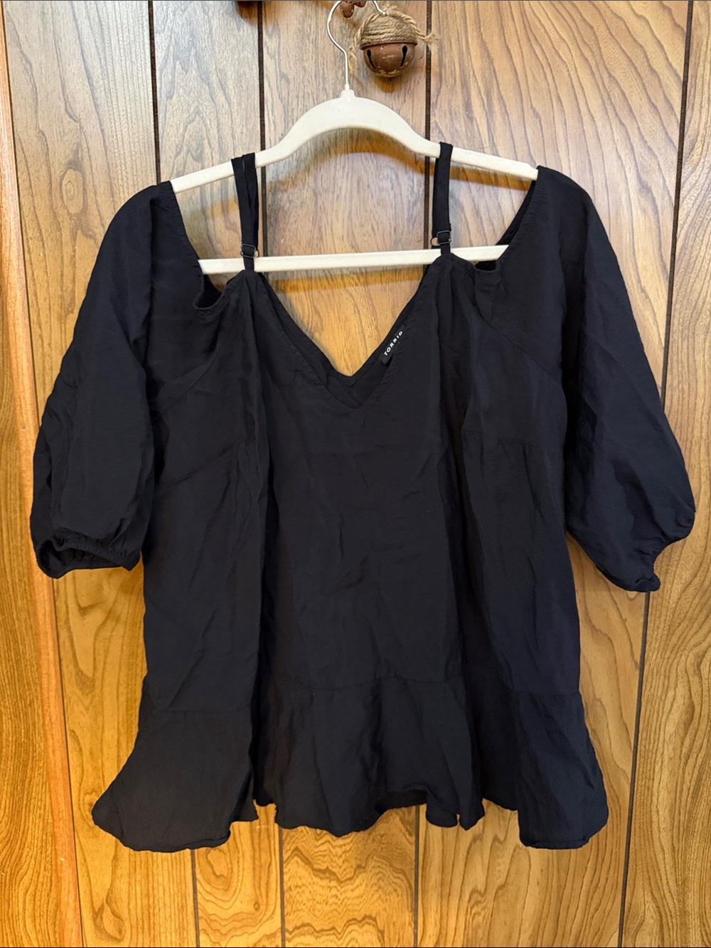 Torrid Size 0 Black Cold Shoulder Peplum Ruffle Blouse Rayon Blend